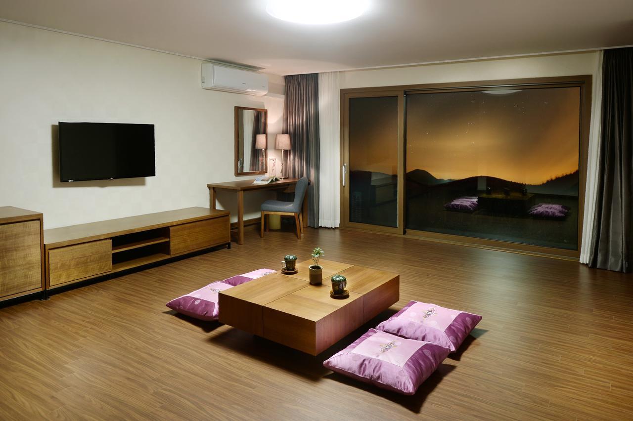 เชจู แอโร่สเปซ โฮเต็ล Hotel ซอกวีโพ ภายนอก รูปภาพ