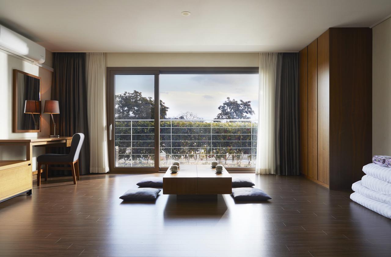 เชจู แอโร่สเปซ โฮเต็ล Hotel ซอกวีโพ ภายนอก รูปภาพ